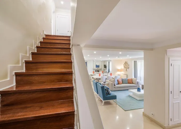 Villa Seafront Unit 2 *