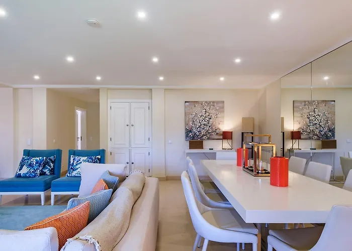 Seafront Unit 2 Villa