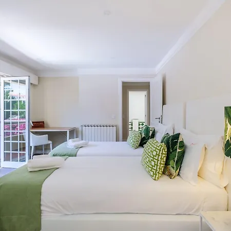 Villa Seafront Unit 2 *