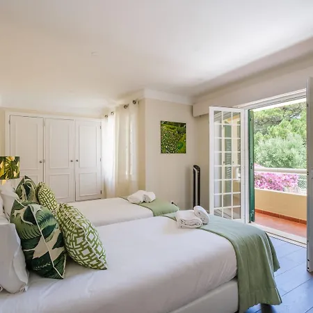 Seafront Unit 2 Villa *