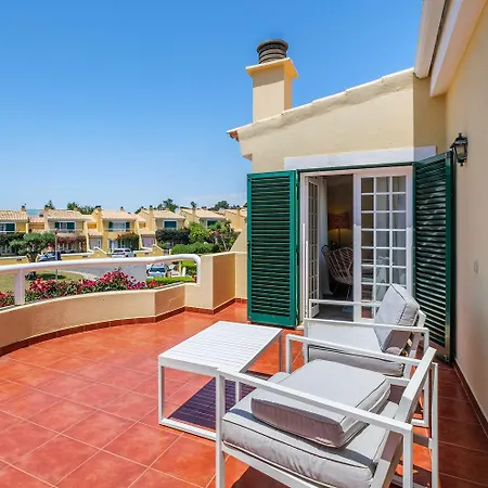 Seafront Unit 2 别墅