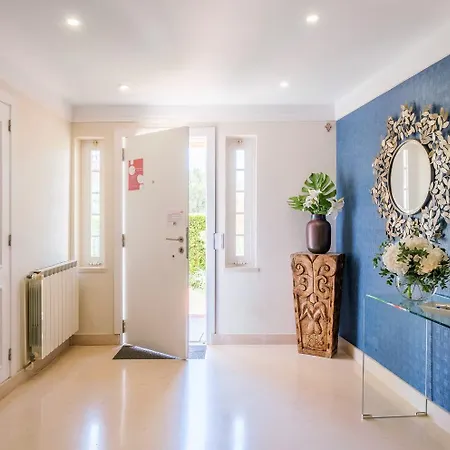 Seafront Unit 2 Villa Cascaes