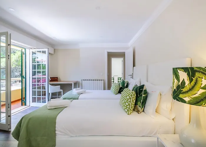 Vila Seafront Unit 2 *